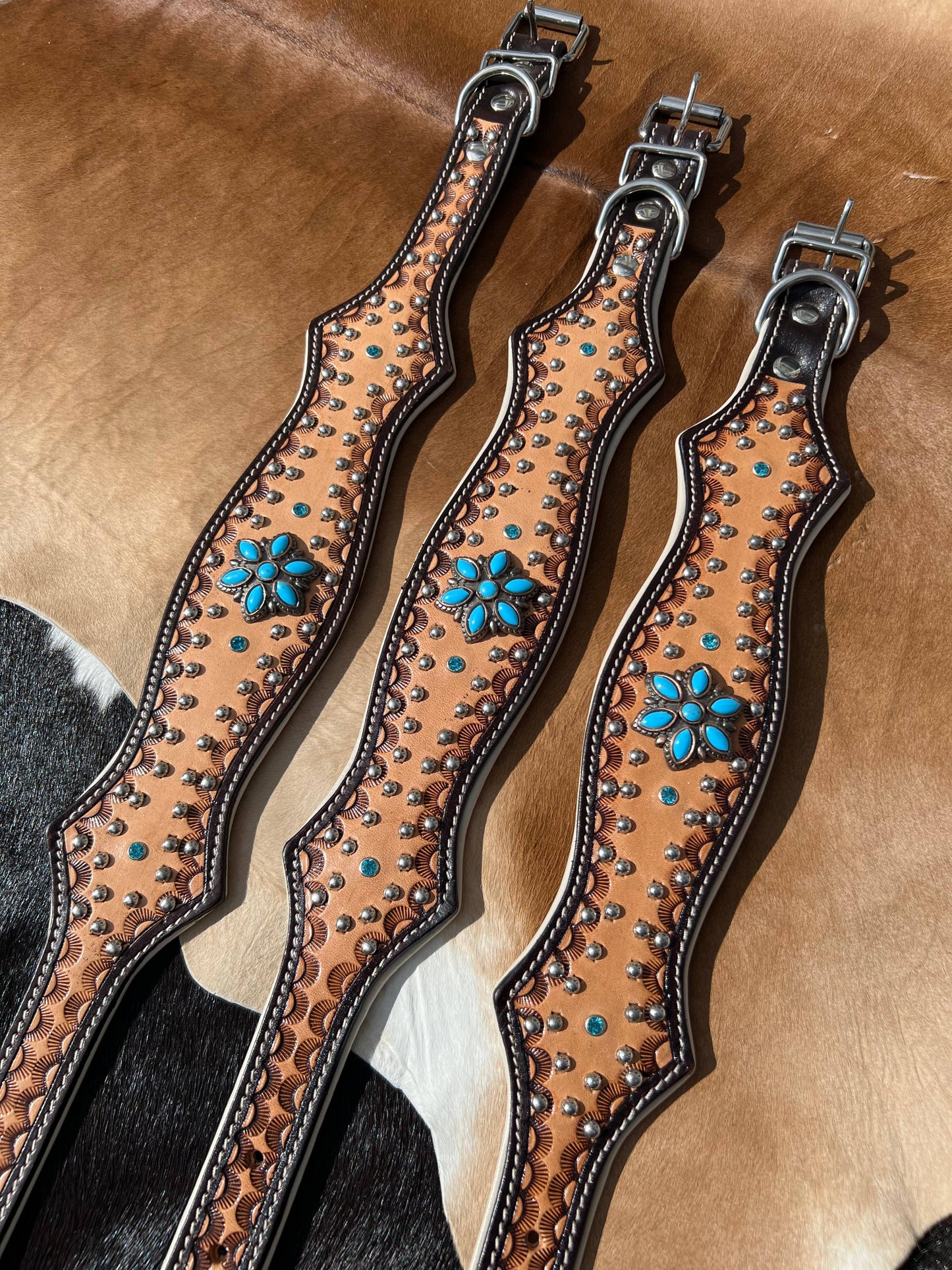 Western Tooled Leather Turquoise Concho Scalloped Dog Collar: Medium