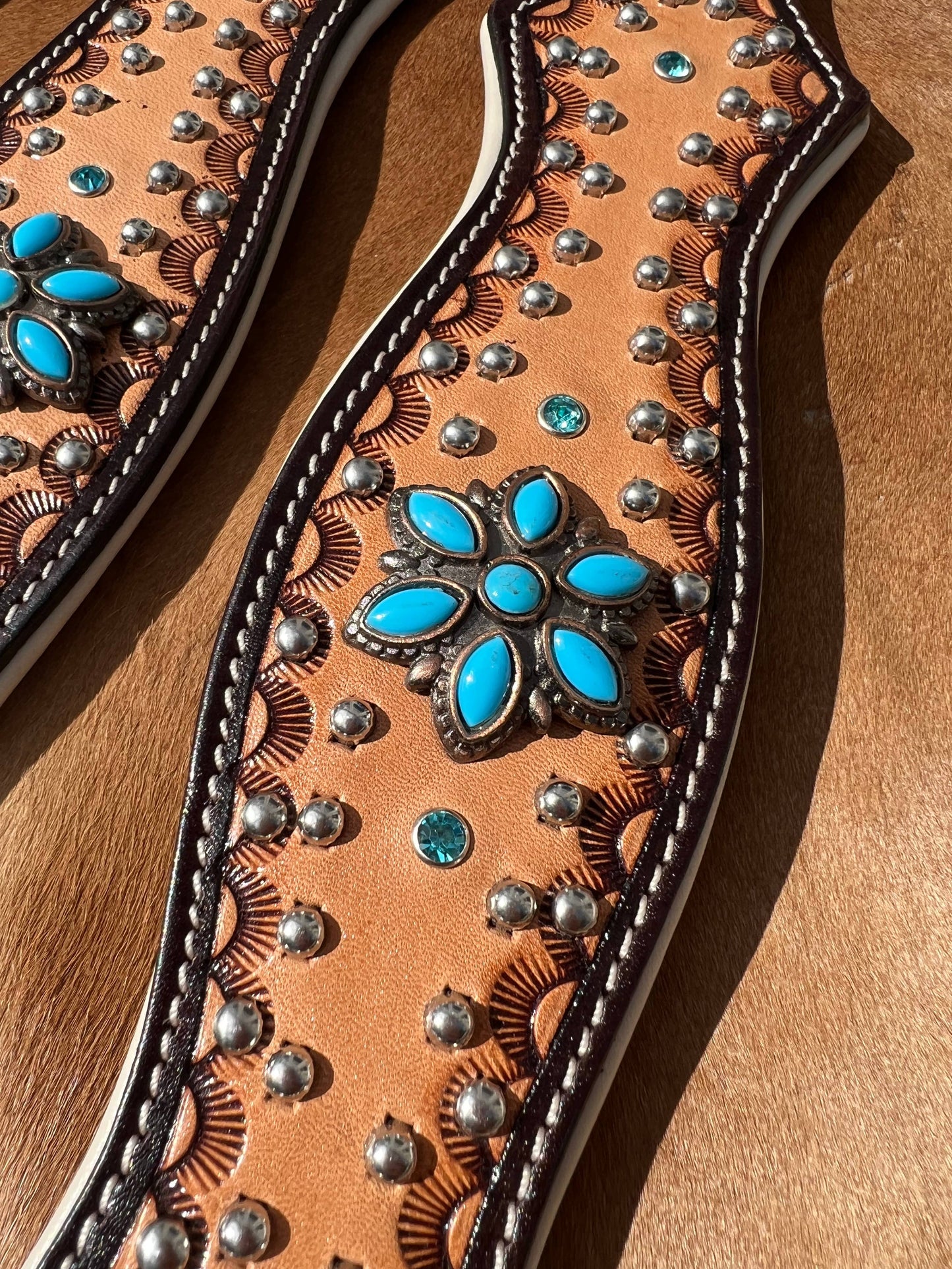 Western Tooled Leather Turquoise Concho Scalloped Dog Collar: Medium